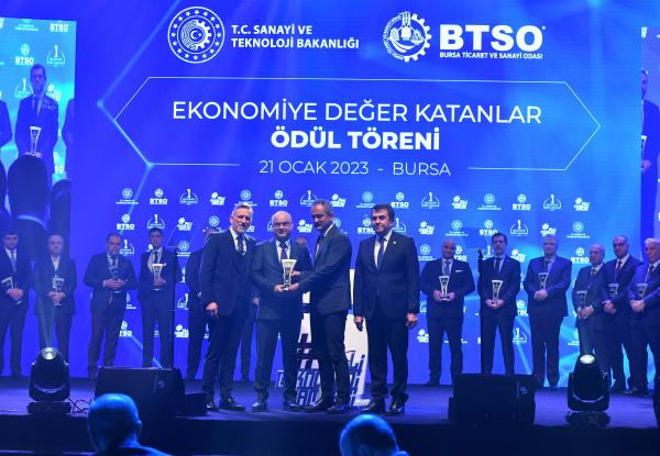 KARATAŞ GRUP ŞİRKETLERİ ‘EKONOMİYE DEĞER KATANLAR ÖDÜL TÖRENİNDE ÇEVRE SEKTÖR LİDERİ ÖDÜLÜNÜ’ BİR KEZ DAHA ALDI.