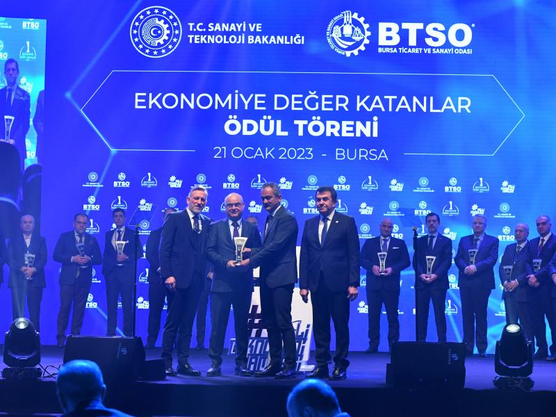 KARATAŞ GRUP ŞİRKETLERİ ‘EKONOMİYE DEĞER KATANLAR ÖDÜL TÖRENİNDE ÇEVRE SEKTÖR LİDERİ ÖDÜLÜNÜ’ BİR KEZ DAHA ALDI.